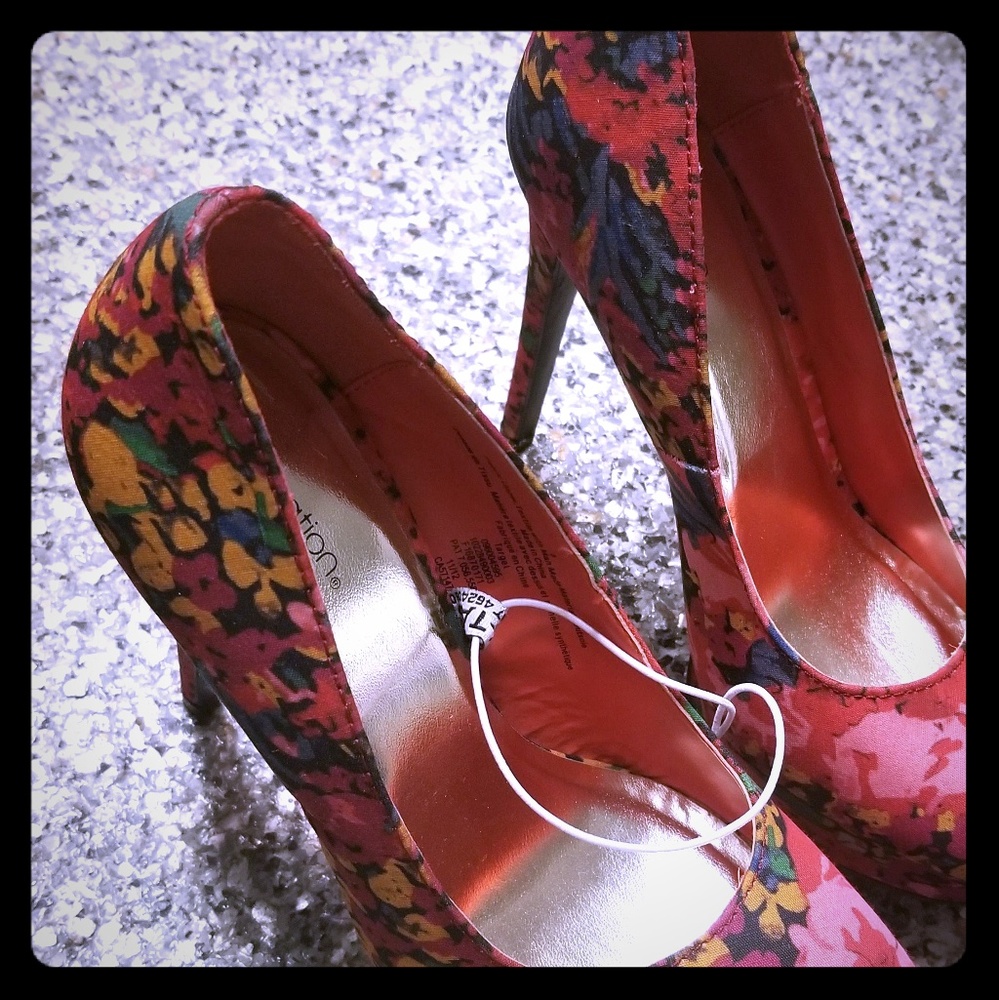 Floral print heels